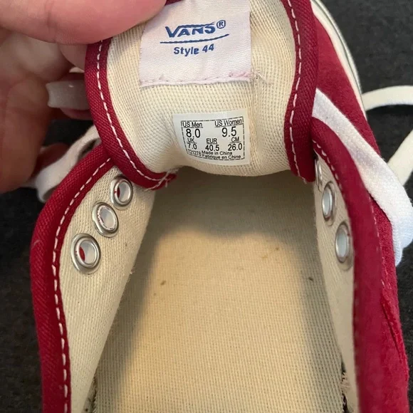 Vans Red women’s. Style 44. Unworn Size Euro 40.5 - Picture 3 of 3